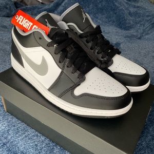 Jordan One Low Women’s Size 9.5, Men’s Size 8